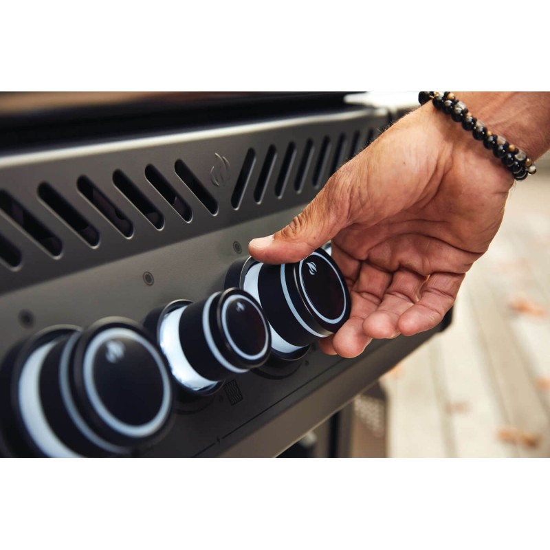 Barbecue Napoleon Phantom Rogue SE 425 RSIB pulsanti